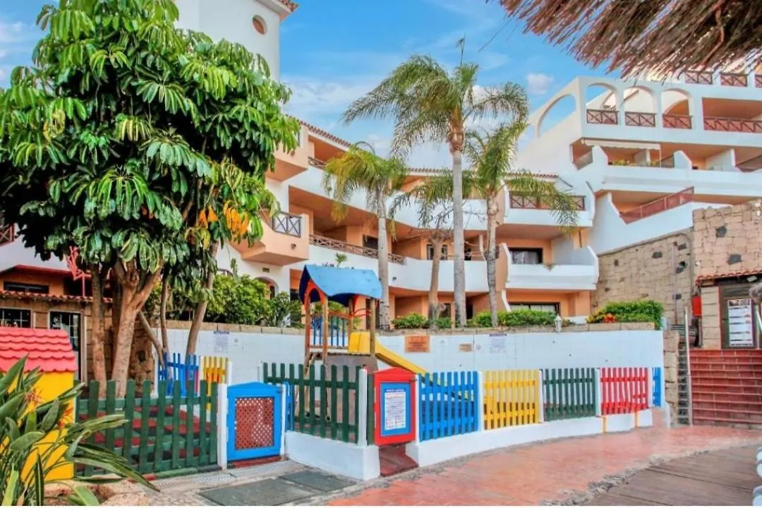 Apartment With Pool And Gardens Near The Coast San Miguel de Abona